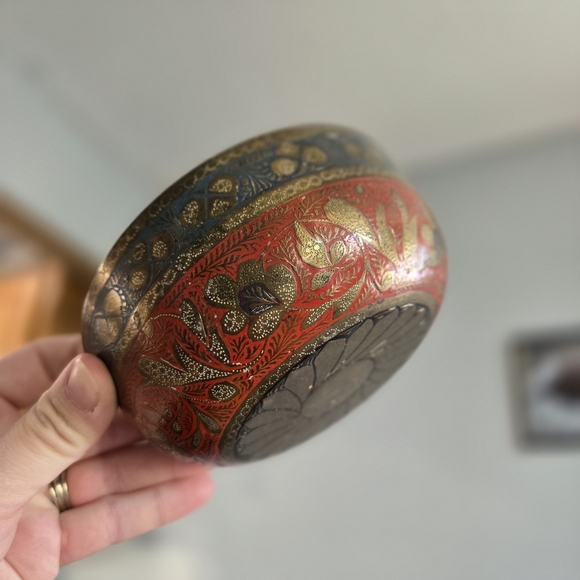 Etched Brass Floral Vintage Patina Bowl Dish Red Blue - Picture 2 of 5
